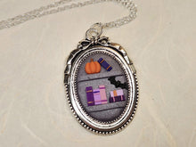 The Cameo Nocturne Nook Necklace