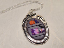 The Cameo Nocturne Nook Necklace